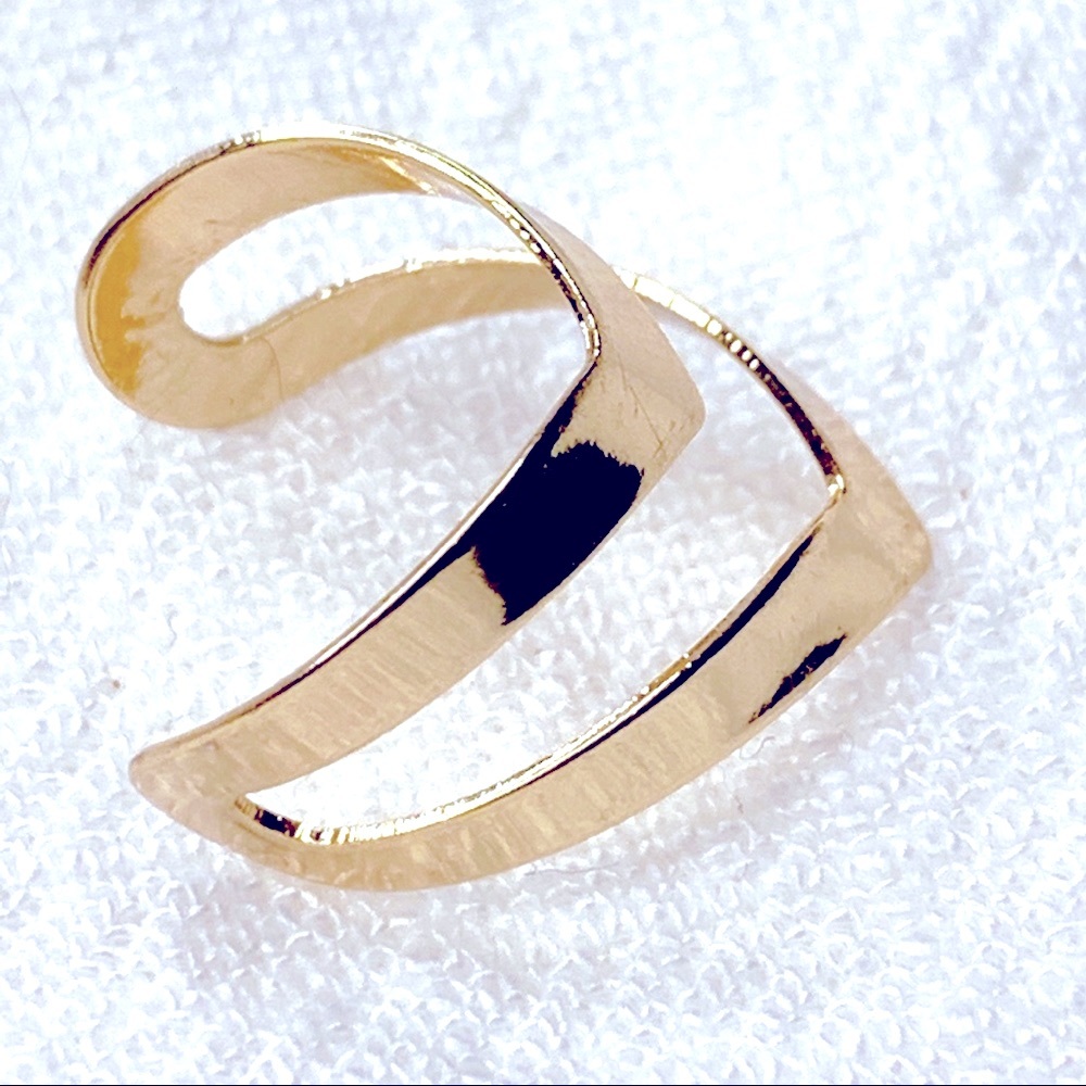 ❣️$25/3❣️ Gold Plated Rhinestone 2 Ring Set - Picture 7 of 10